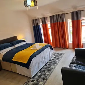  Apartment Family United Kingdom