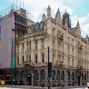 Pearl Chambers In Leeds Centre Apartment