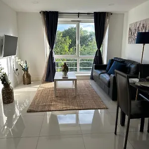 3 Bed Cozy - Next To Leeds Centre & Apartment